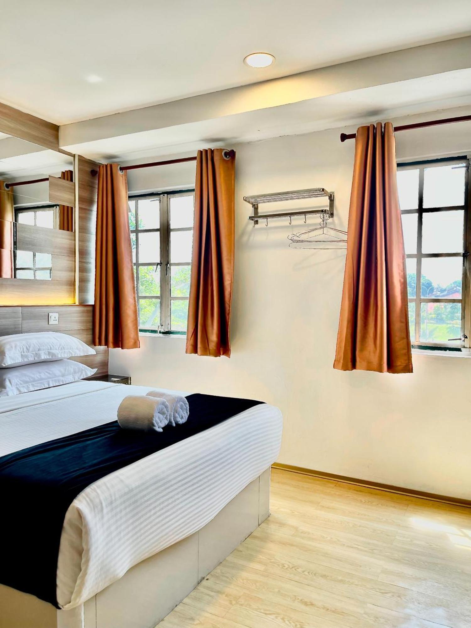 Hotel Villa Серембан  Экстерьер фото